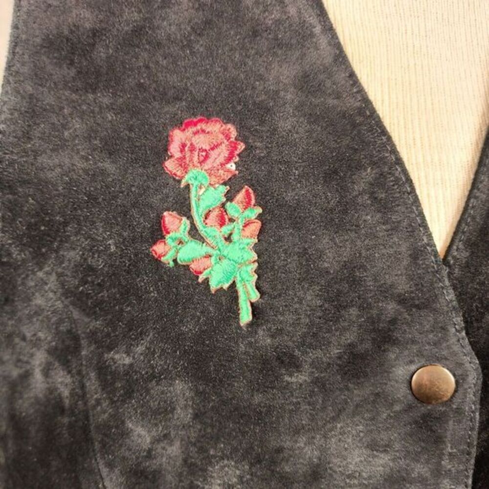 Vintage Gitano Button Down Suede Leather Vest Pockets Black SZ Large Rose *READ* - Picture 2 of 12